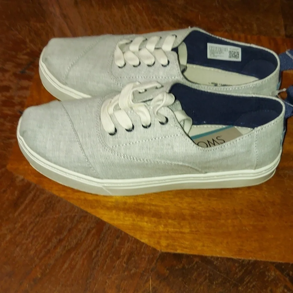 Toms